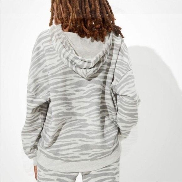 American Eagle Cropped Zebra Hoodie Oversized Like New Condition XS RM-C - Picture 3 of 7
